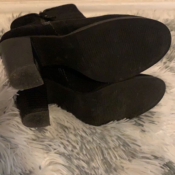 👻 2/$20 Dolce Black Ankle‎ Booties 7W - Picture 5 of 7